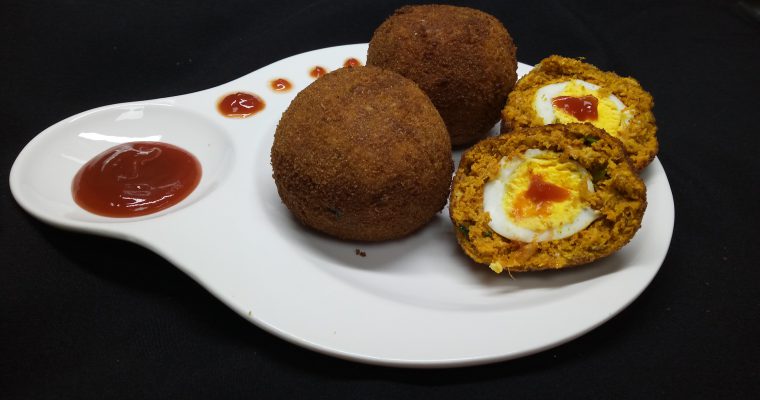 Nargisi Kofta ( Indian scotch eggs)